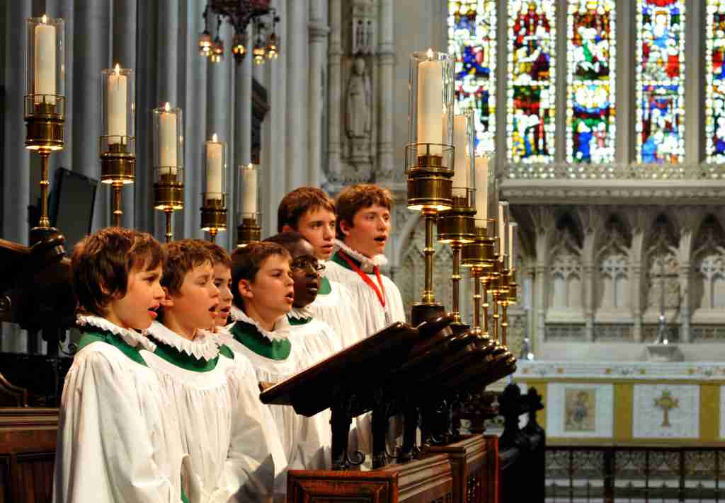 Bath Abbey Boys' Choir singing Evensong