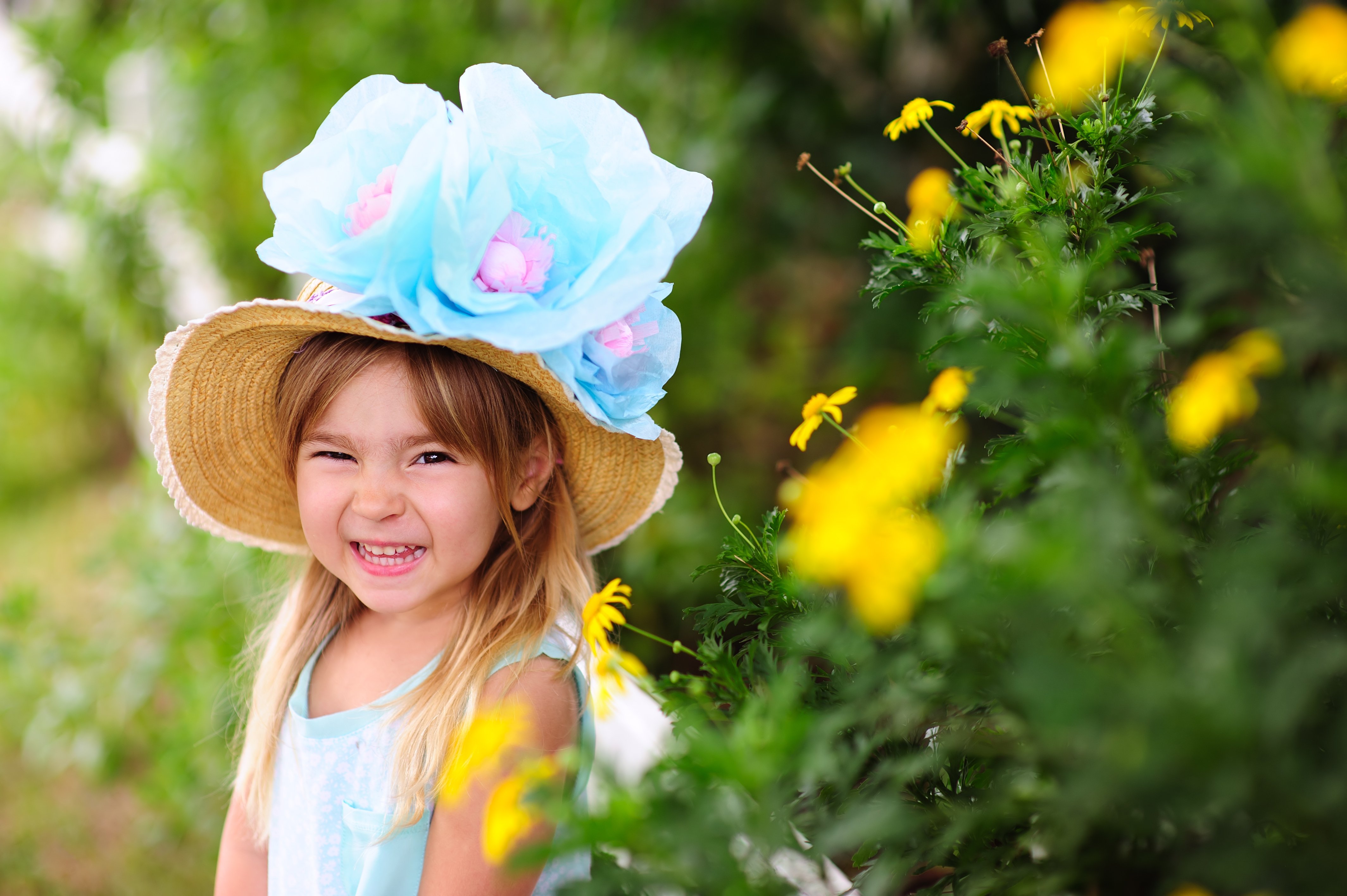 Child with an Easter bonnet on